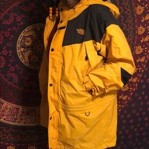 Northface yellow jacket, super good condition